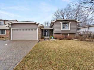 1709 Lakewood Dr, Troy, MI