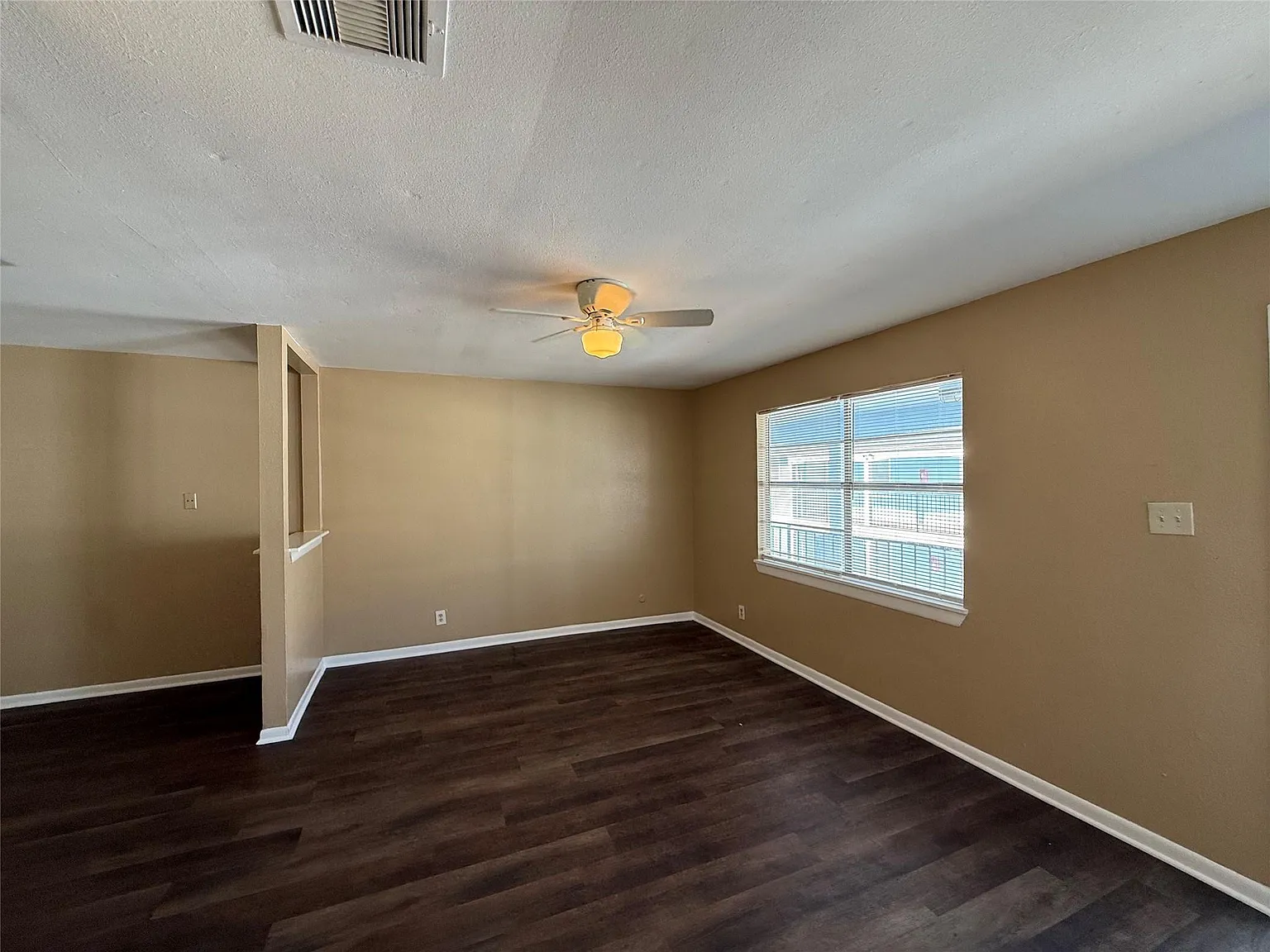 2 bed, 1.0 bath, $1,500 — Photo 4