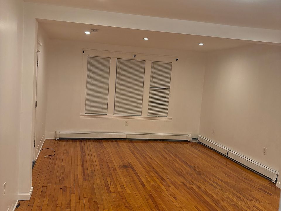 1st image of 208 Perry Ave APT 1