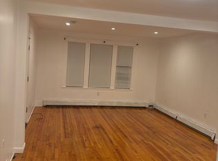 208 Perry Ave APT 1, Worcester, MA 01610