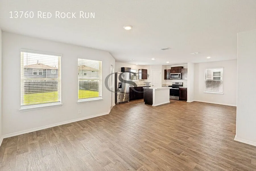 Beautiful 3 BR/2.5 bath home in Valley Ranch! — Photo 3