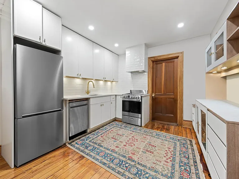 372 Bainbridge St #GARDEN — Photo 8