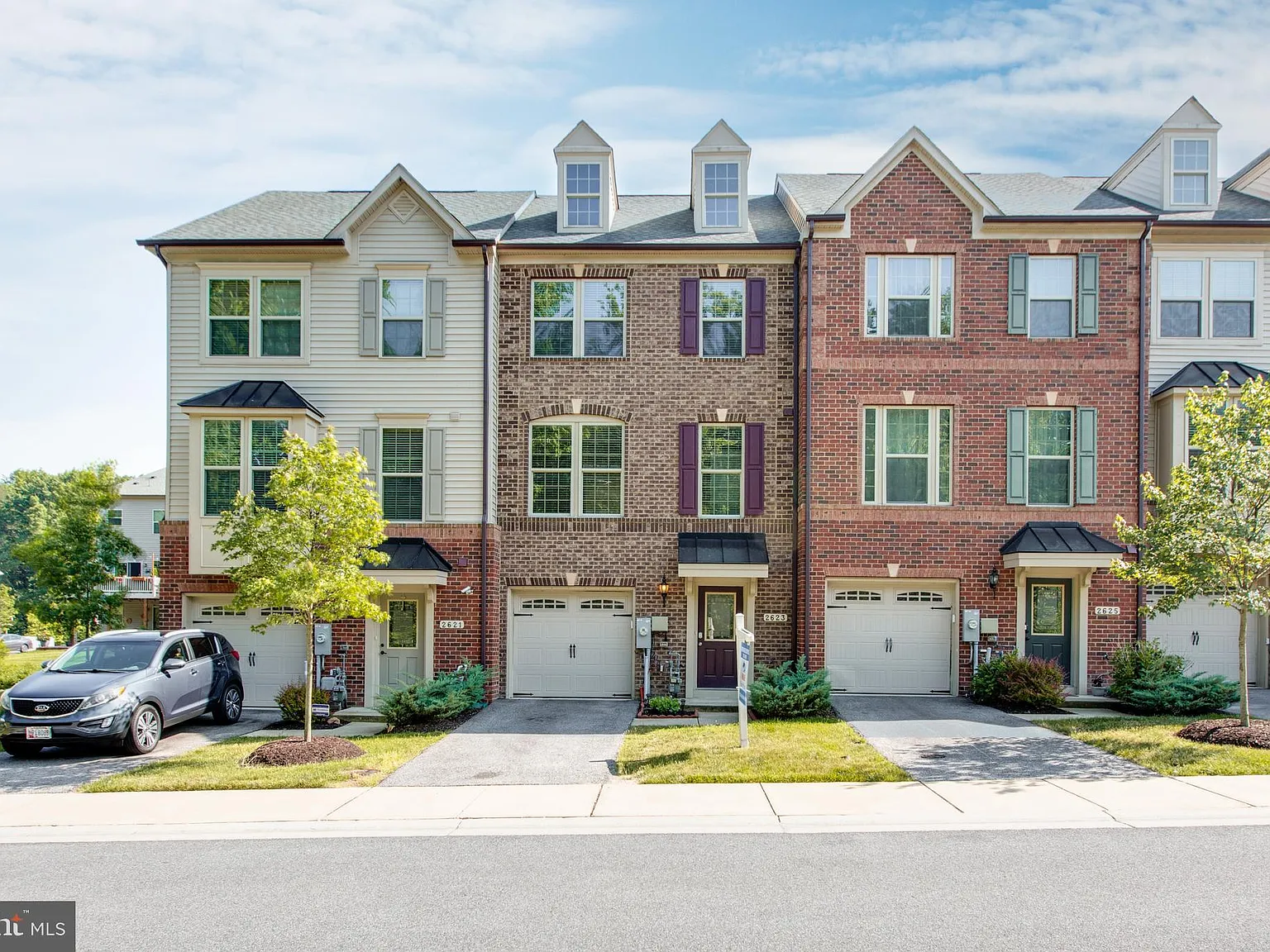4 bed, 3.5 bath, 2300 sqft, $3,100 — Photo 1