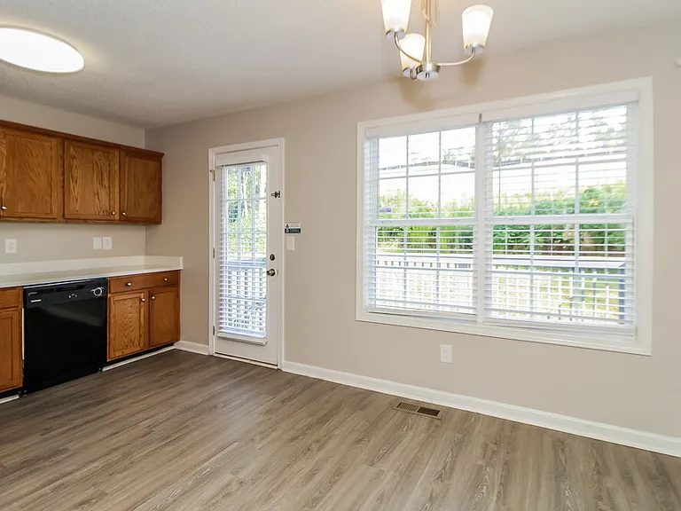 7336 Westwood Ln — Photo 6