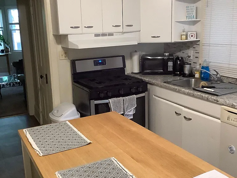 1109 W Wellington Ave #1 — Photo 1