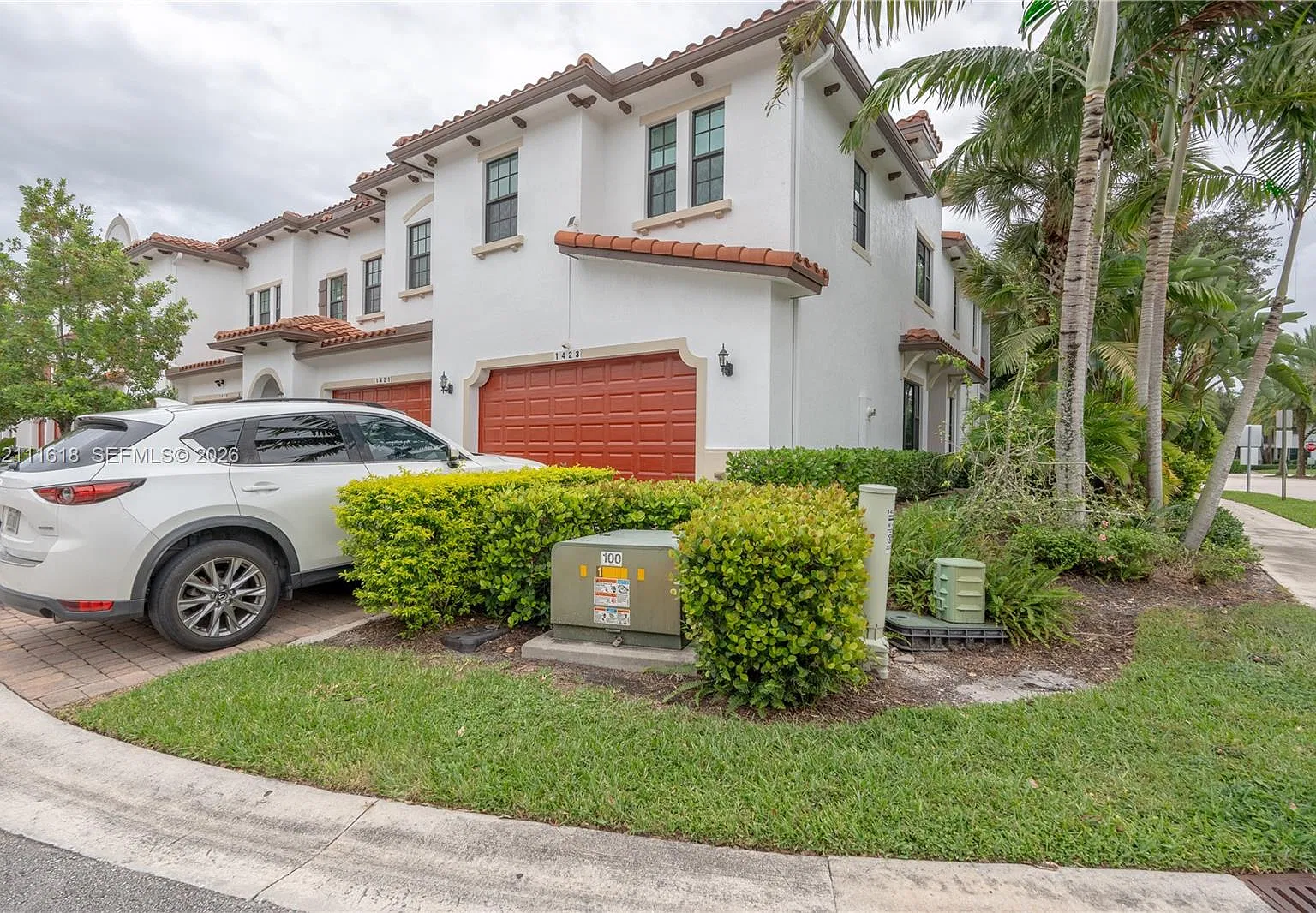Pembroke Lakes South — Photo 2