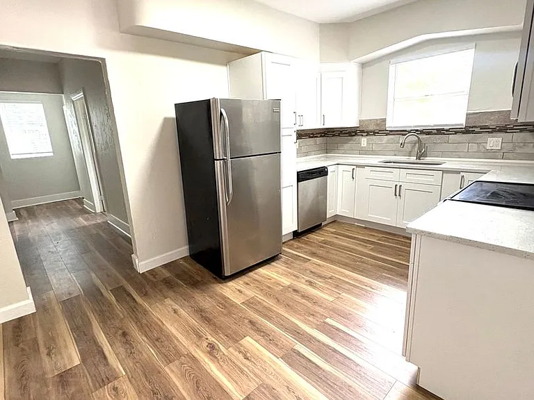 4106 W Arch St — Photo 3