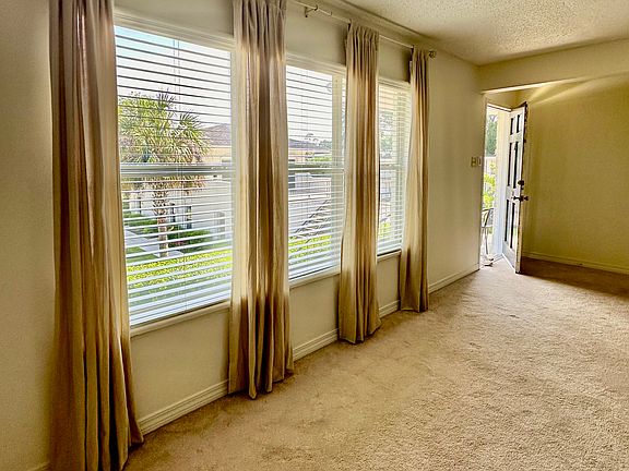 3rd image of 4009 Old Shell Rd APT A10