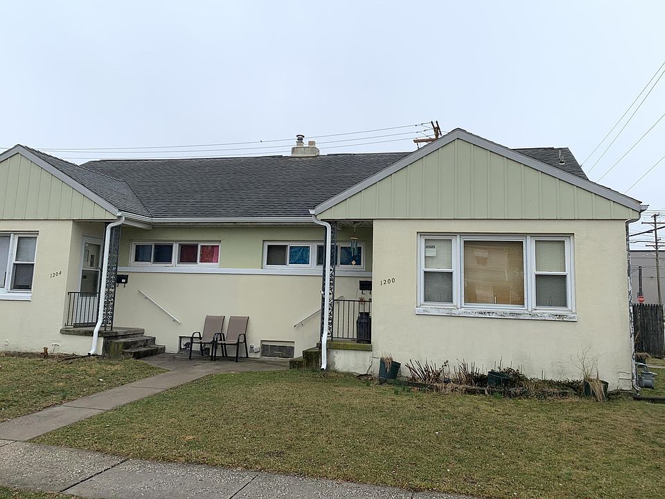 2nd image of 1200 E Poplar St