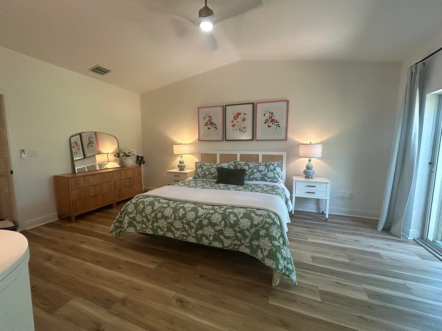 3 bed, 2.5 bath, 1779 sqft, $3,200 — Photo 1