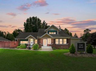 2 Ash St E, Three Oaks, MI 49128
