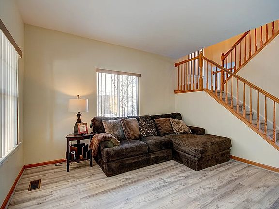 2nd image of 2532 Stonybrook Dr #2532