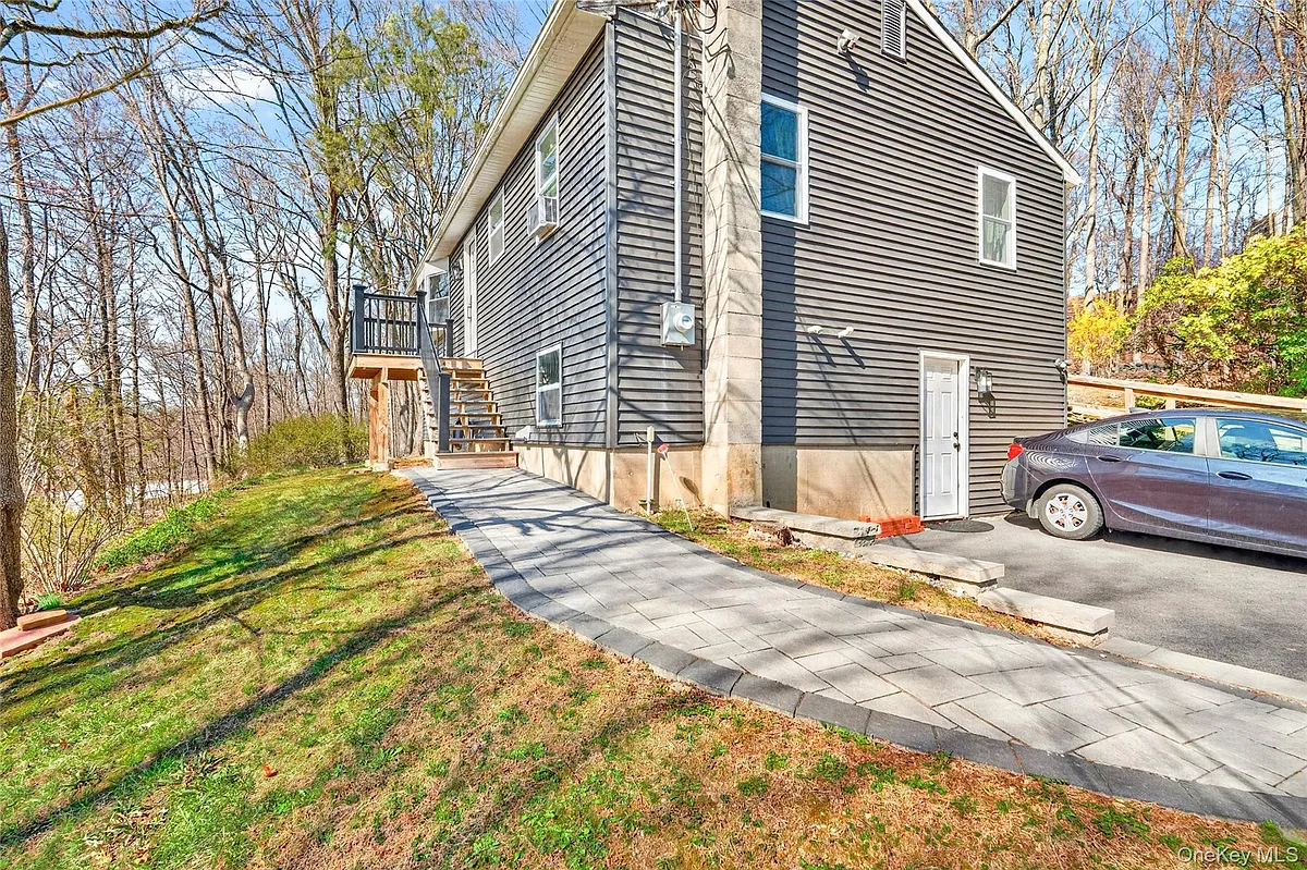 Building Photo - 11 Colonel Glenn Dr