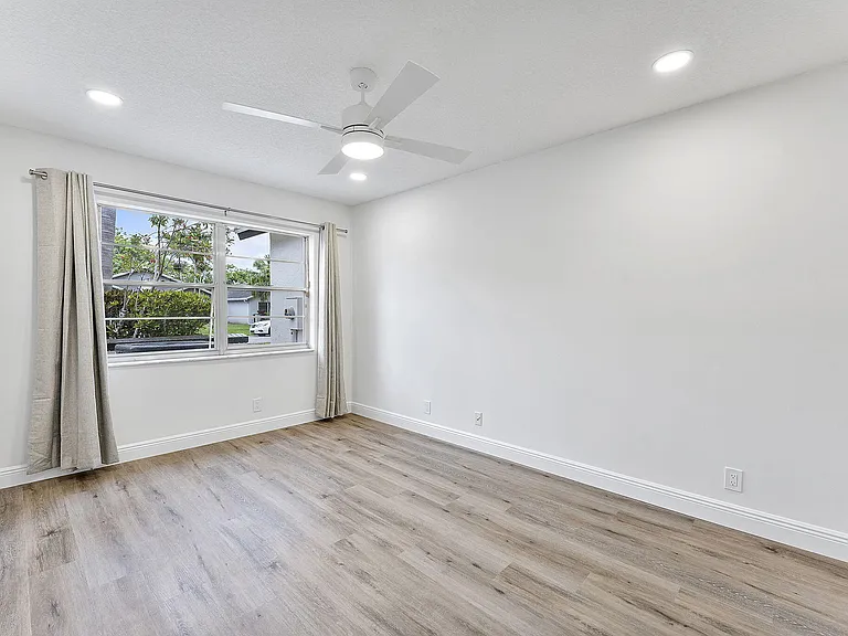 9180 Pine Springs Dr — Photo 21