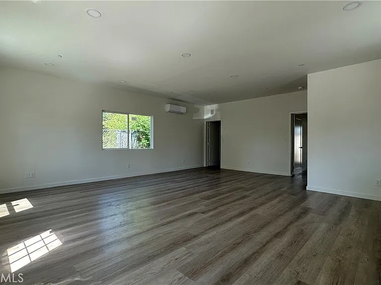 115 Owens — Photo 10