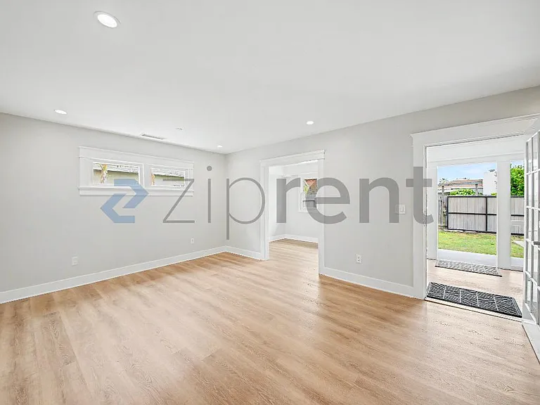 5717 Fair Ave — Photo 3