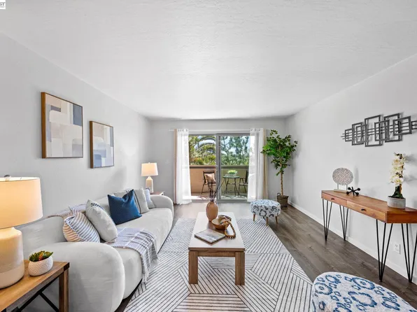 955 Shorepoint Ct APT 310, Alameda, CA 94501
