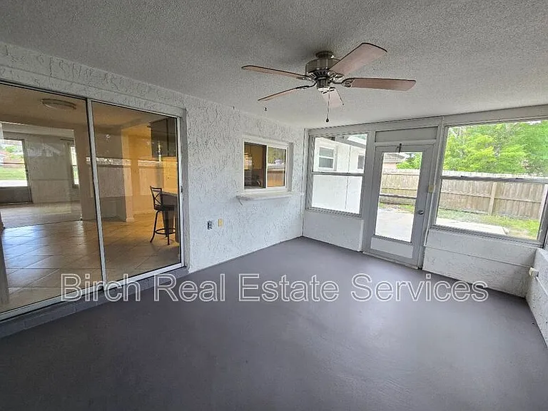 7435 Live Oak Ln — Photo 12
