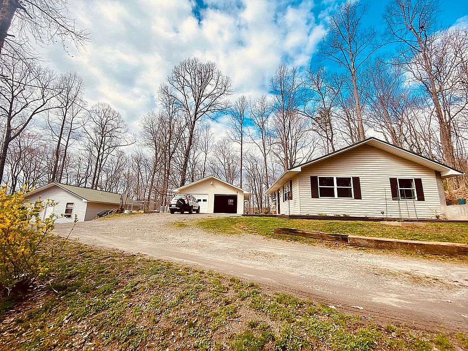  2 houses and detached garag