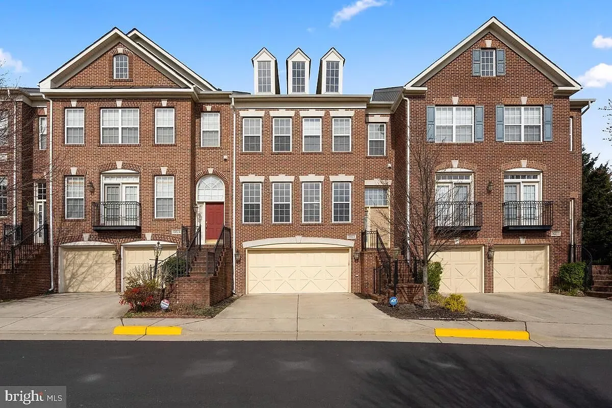4 bed, 3.5 bath, 2962 sqft, $3,980 — Photo 1