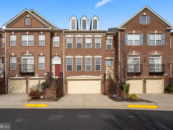 13022 Greg Roy Ln, Herndon, VA 20171