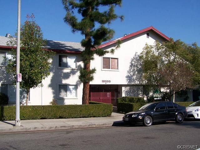 1st image of 18555 Collins St APT C10