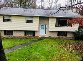 250 Azalea Rd, Brodheadsville, PA 18322