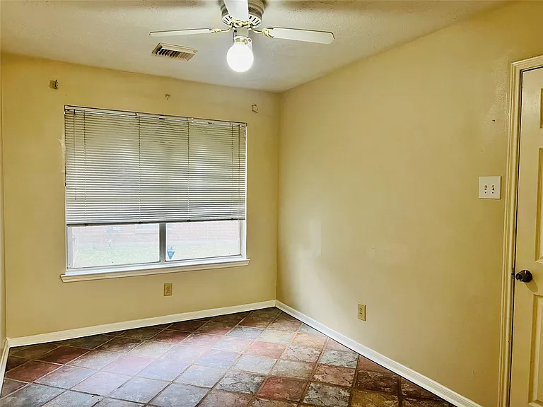 8239 Squires Place Dr — Photo 10