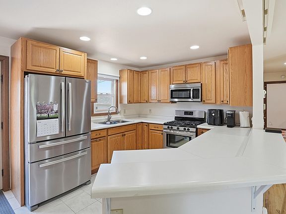 5th image of 1739 Lodge St