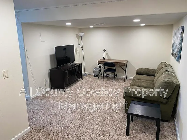4124 Plateau Ct — Photo 8