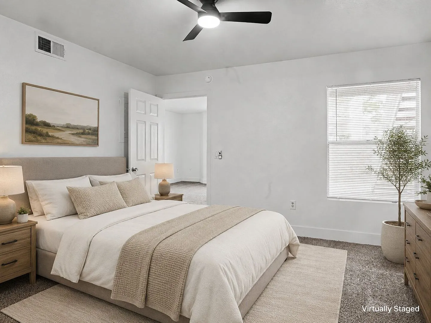 Spacious 3bed/2bath Condo * First Floor Unit — Photo 2