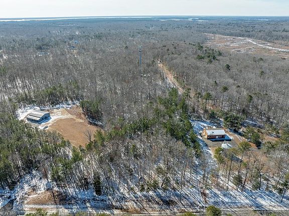 4th image of 4881 Centerville Rd