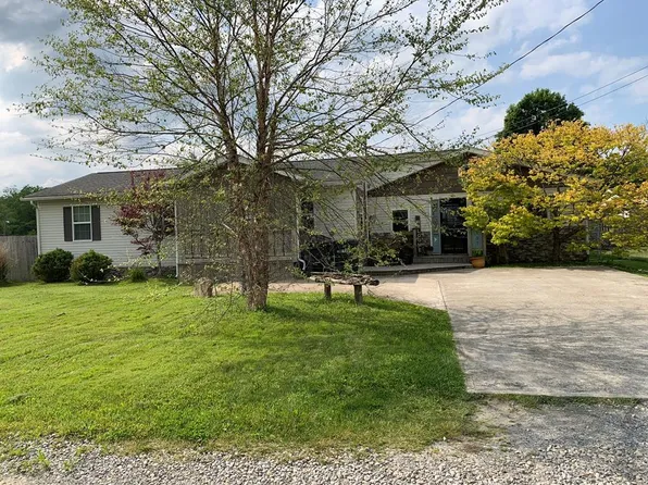 127 Carpenter St, Shady Spring, WV 25918