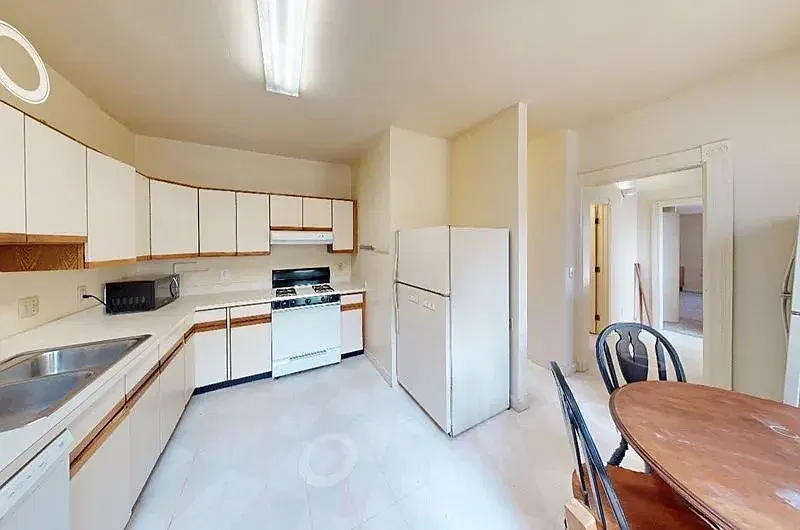 6 bed, 3.0 bath, $6,600 — Photo 2