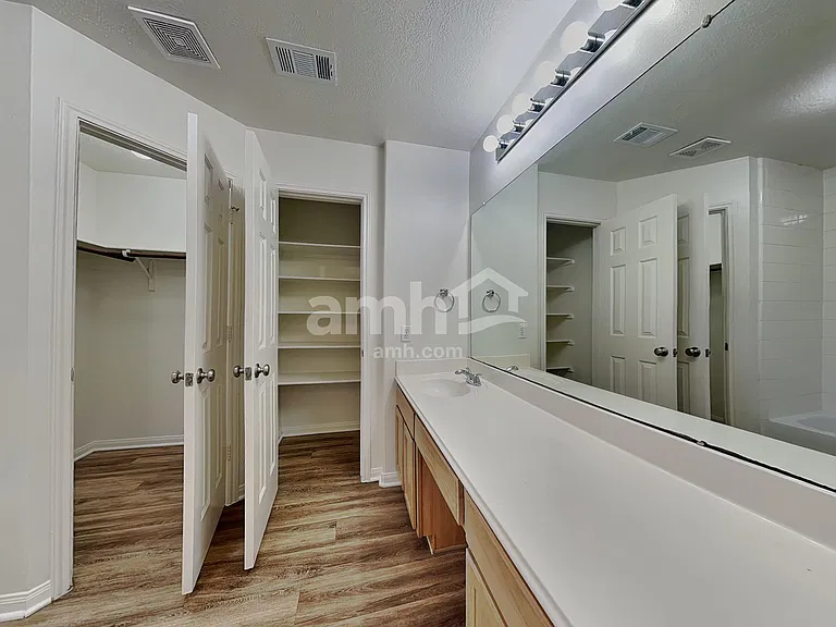 2518 Halstead Dr — Photo 13