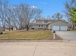 805 Hengen St, Fairmont, MN 56031