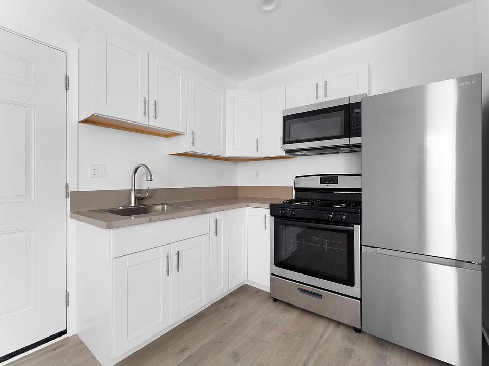 1st image of 840 1/2 W 115th St