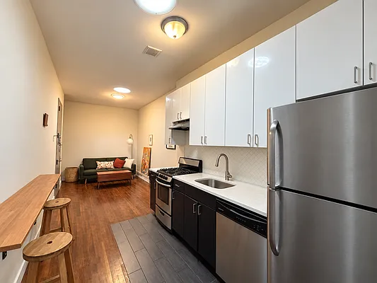 Kitchen, photo 1
