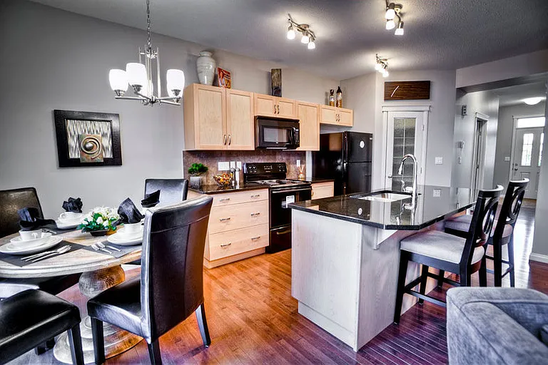 18230-1A 104a St NW #2 — Photo 3
