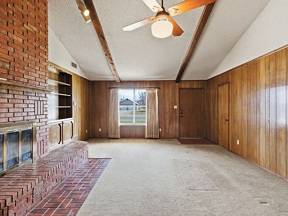 5th image of 207 Pine St