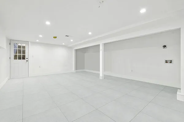 Rented by Hillel Realty Group | media 12