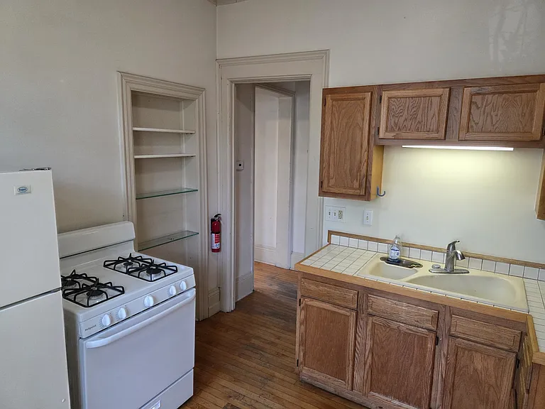 807 Ferris Ct #3 — Photo 2