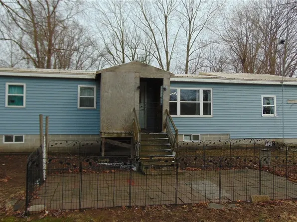 2633 Edwards Rd, Waterloo, NY 13165