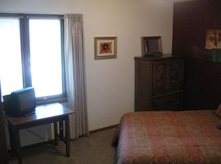 5028 Ashworth Rd, West Des Moines, IA 50266