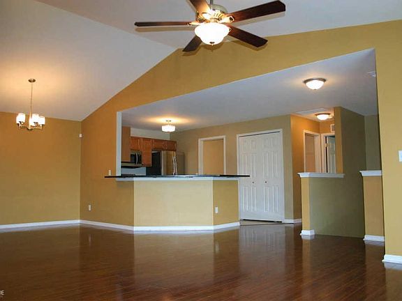 3rd image of 51804 Adler Park Dr W