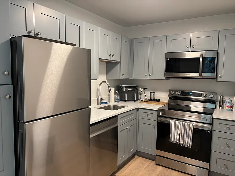 1255 N Sandburg Ter — Photo 10