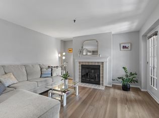 340 N Allen St APT 13, Madison, WI 53726