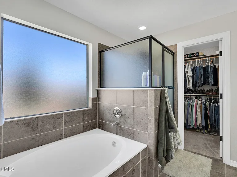 11512 Robert Lennox Dr — Photo 44