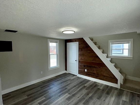 5th image of 356 Winchester St