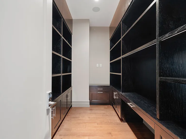 4242 Broadway #2002 — Photo 26